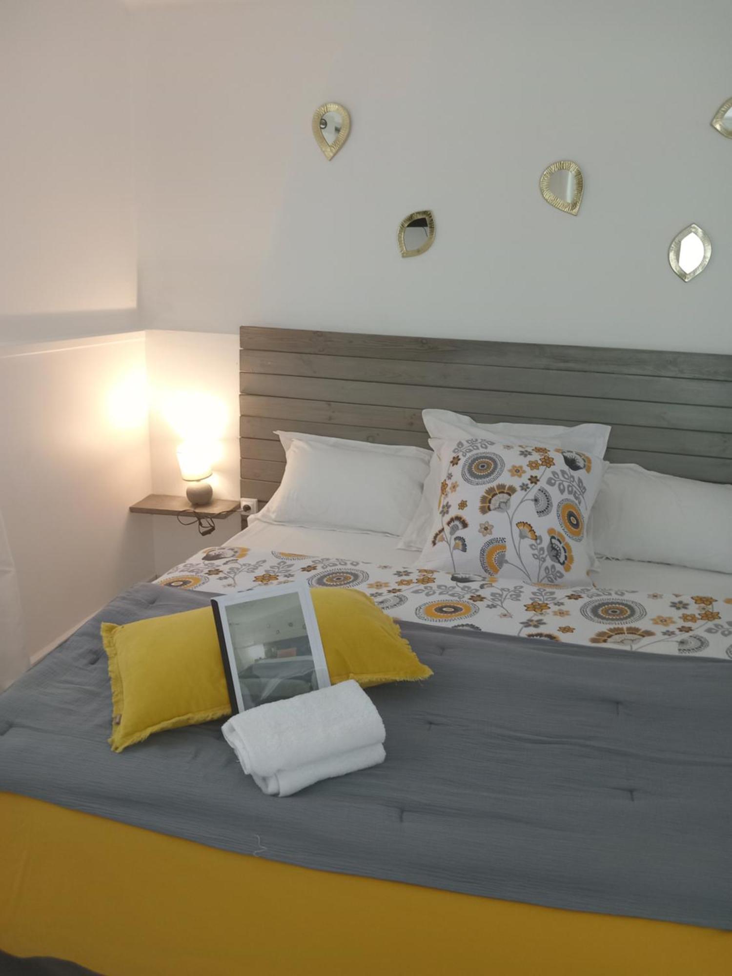 L'Instant Present Bed & Breakfast Le Moule Exterior photo